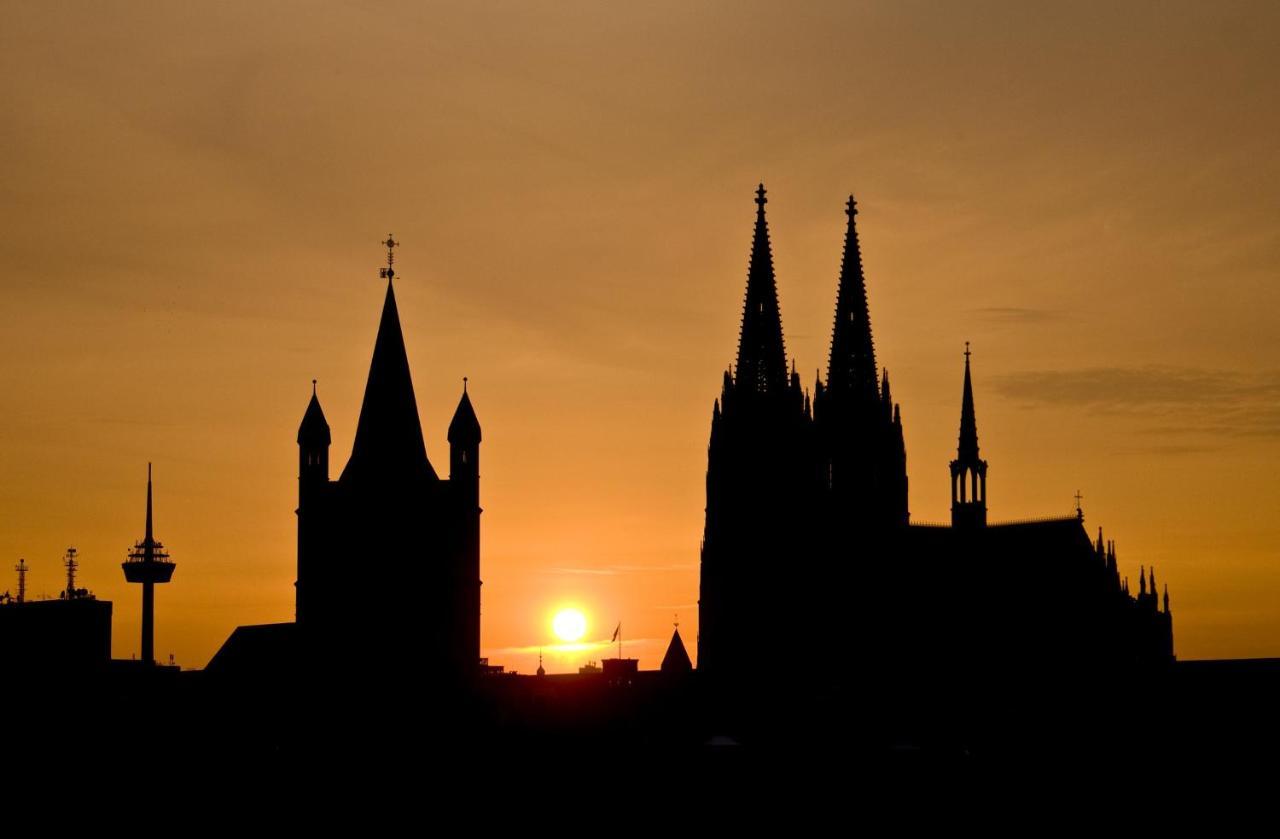 Smarty Airport Cologne Hotel - Kontaktloser Self Check-In Экстерьер фото